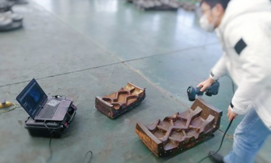 現(xiàn)場掃描不同類型的輪胎模具 RigelScan廣泛應用于輪胎模具的三維質量檢測和3D逆向設計 ▲單件掃描時長平均為10min 現(xiàn)場掃描不同類型的輪胎模具 RigelScan廣泛應用于輪胎模具的三維質量檢測和3D逆向設計 ▲單件掃描時長平均為10min