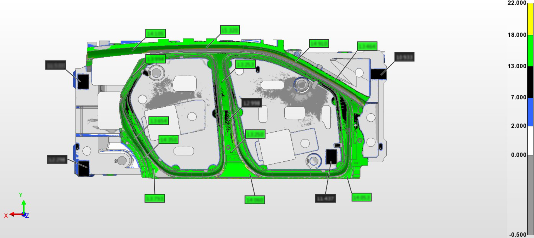 將三維檢測數(shù)據(jù)與原數(shù)模進行比對，得到各位置的加工余量。汽車側(cè)門模具加工余量色彩差圖（檢測報告部分示意）