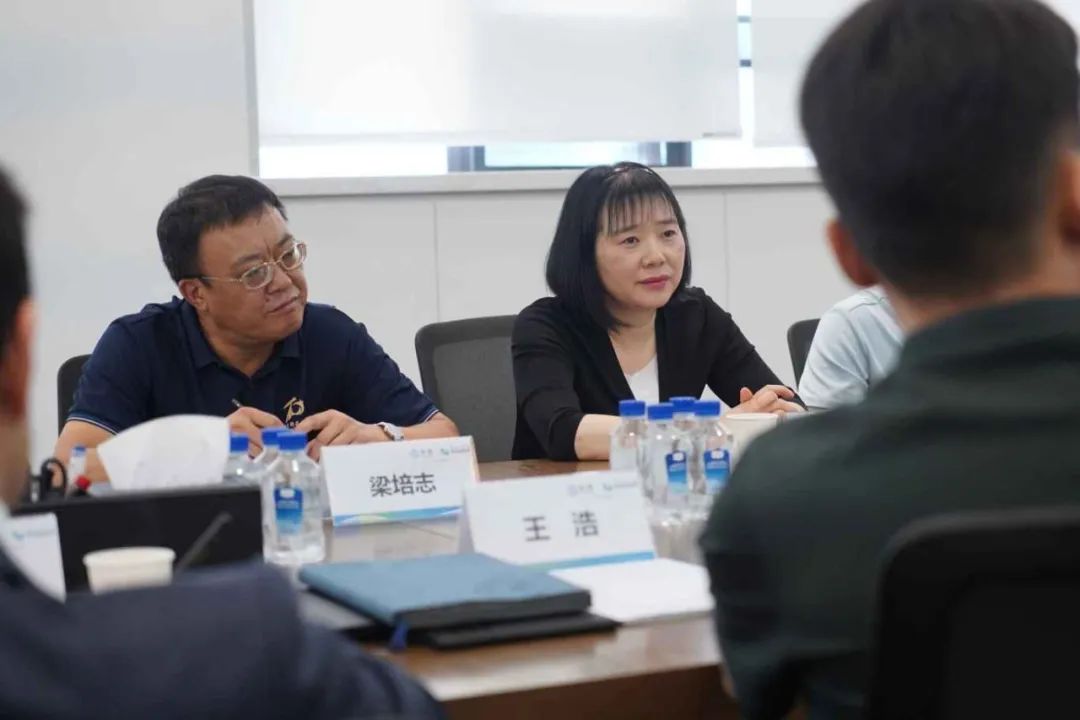 在座談交流環(huán)節(jié)，雙方圍繞如何更好地推動(dòng)產(chǎn)教融合進(jìn)行了深入探討