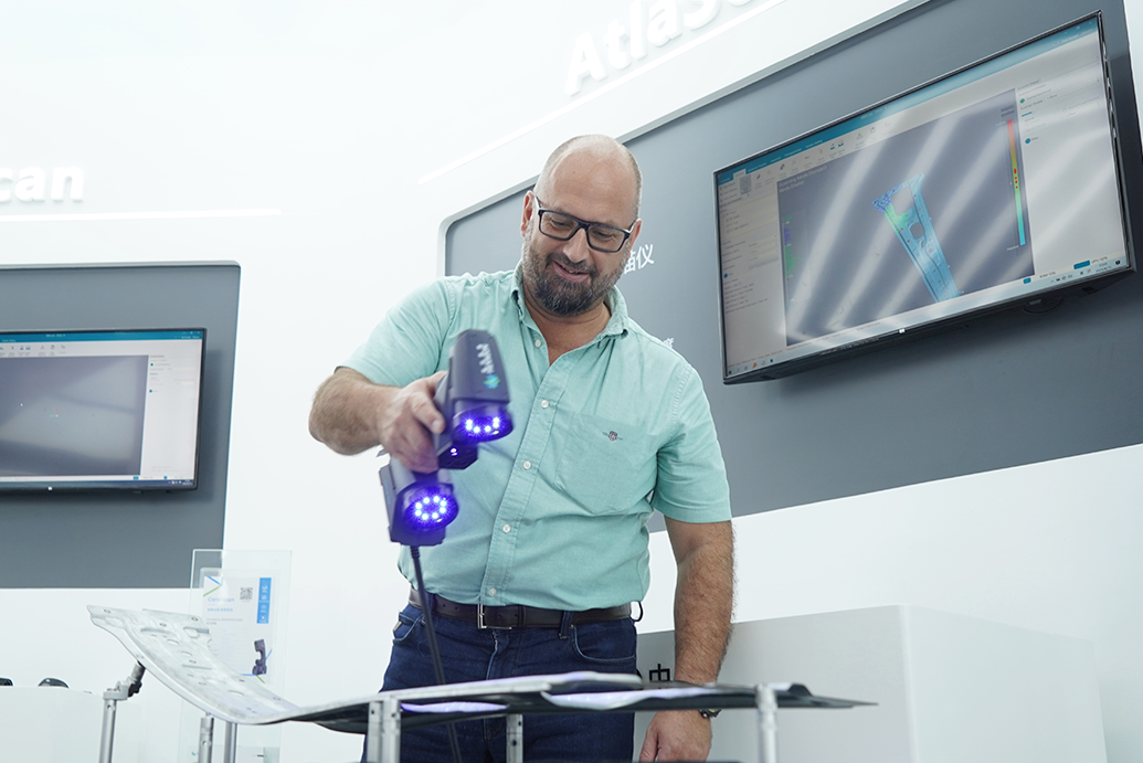 ONE HEXAGON _ ?？怂箍敌氯蜟EO首訪中觀